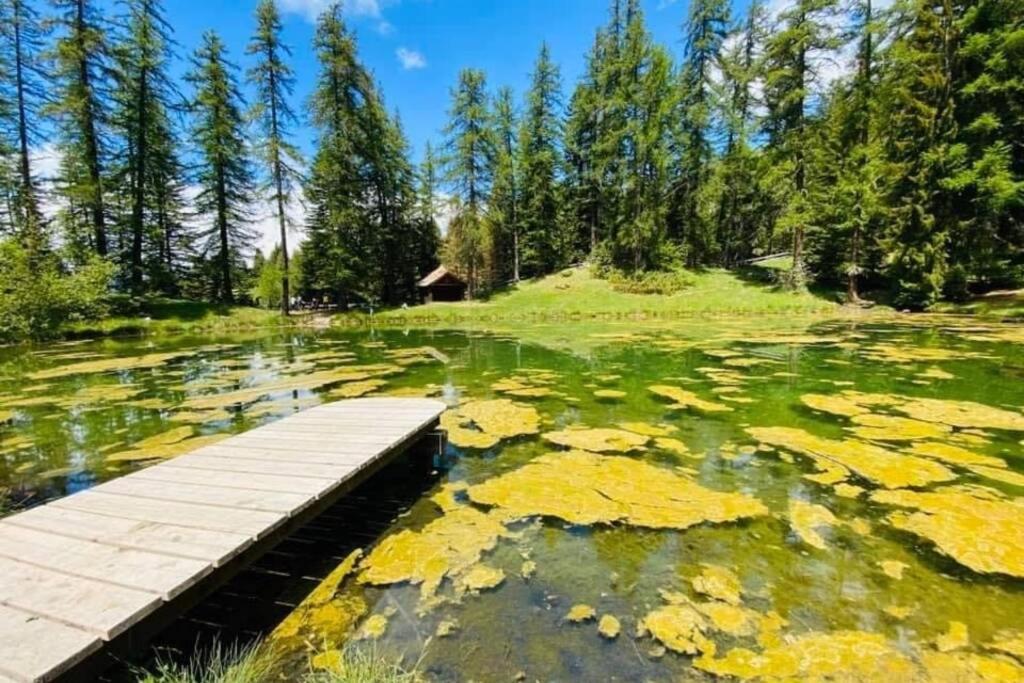 Gîte avec jacuzzi privatif Crots Extérieur photo