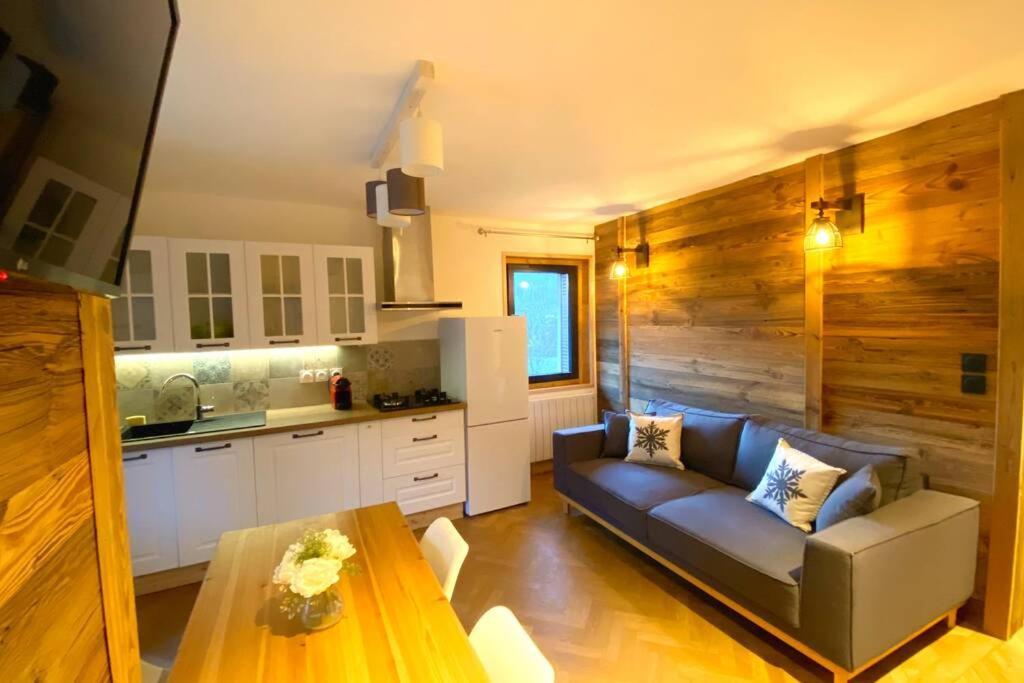 Gîte avec jacuzzi privatif Crots Extérieur photo